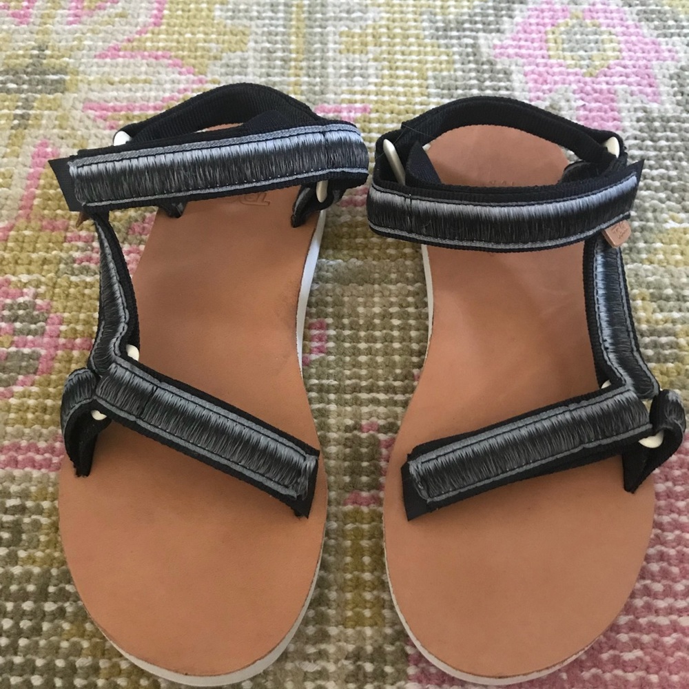 Teva sandal size 7.5